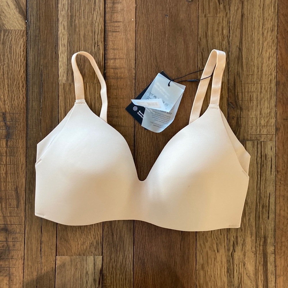 Knix wing woman bra